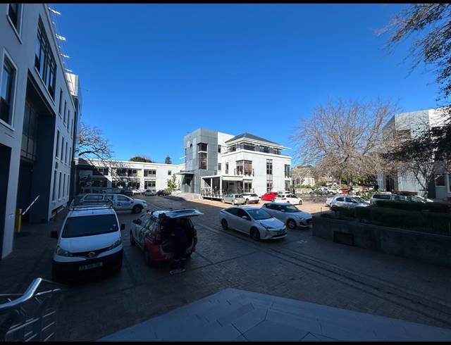 415M² BUILDING TO LET IN NEWLANDS